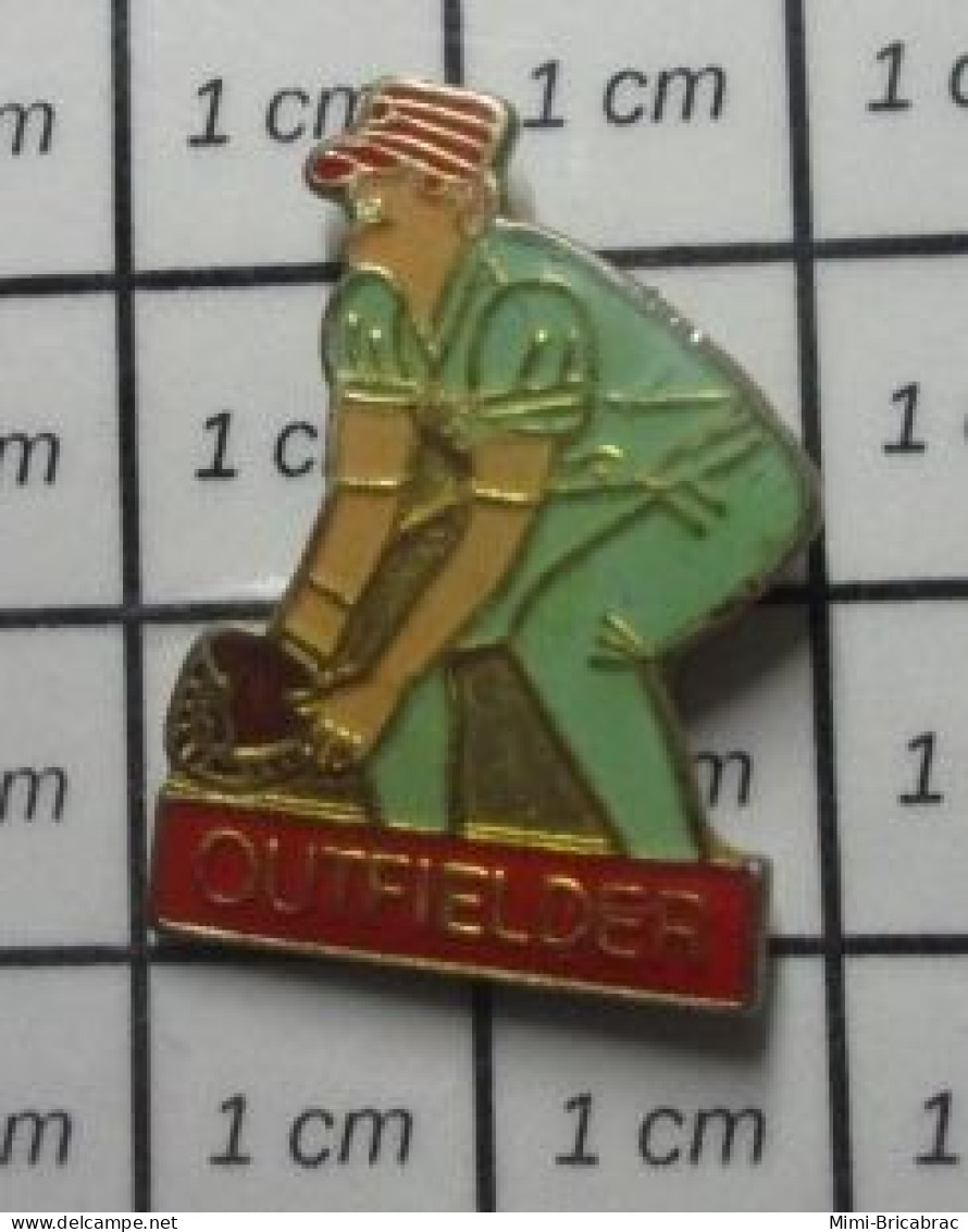 613A Pin's Pins / Beau Et Rare / SPORTS / BASE-BALL JOUEUR OUTFIELDER - Baseball