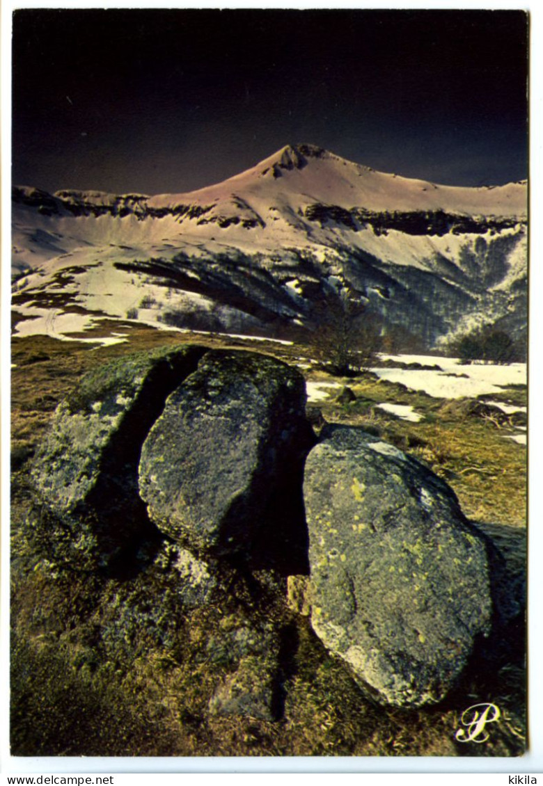 CPSM / CPM 10.5 X 15 Prestige CANTAL Montagnes Enneigées   Photo J.-D. Sudres - Auvergne