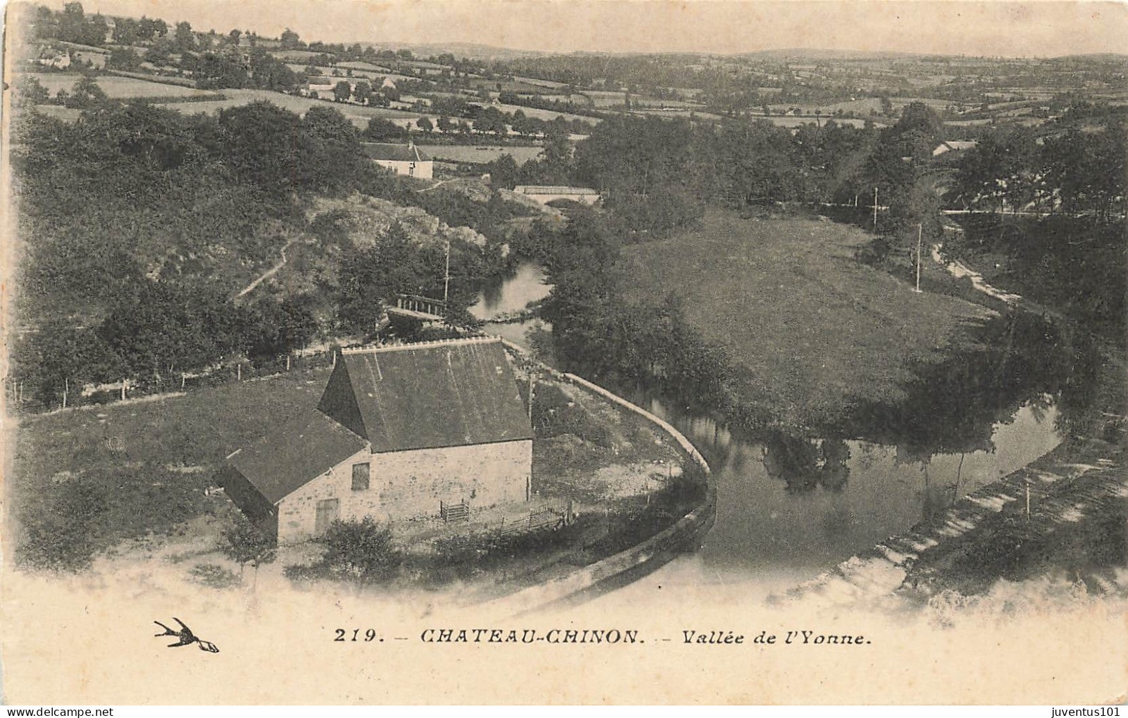 CPA Chateau Chinon-Vallée De L'Yonne-219-Timbre     L2846 - Chateau Chinon