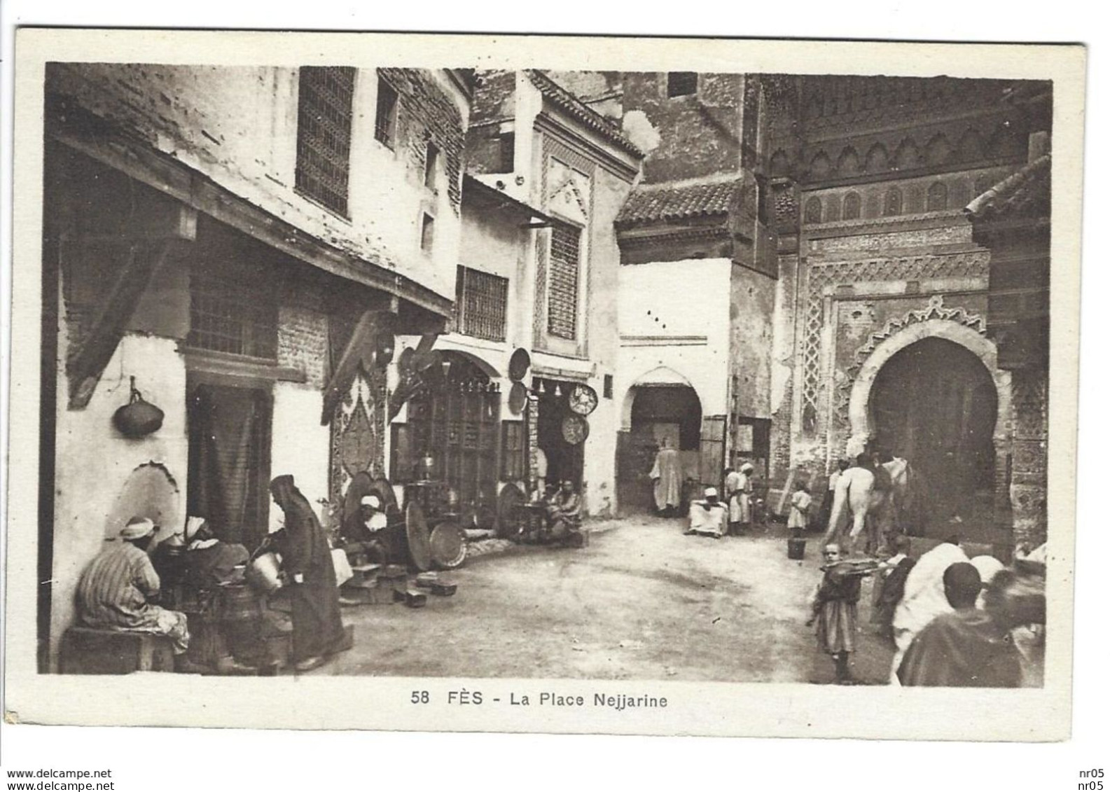 MAROC ( Afrique ) - FES - La Place Nejjarine - Fez