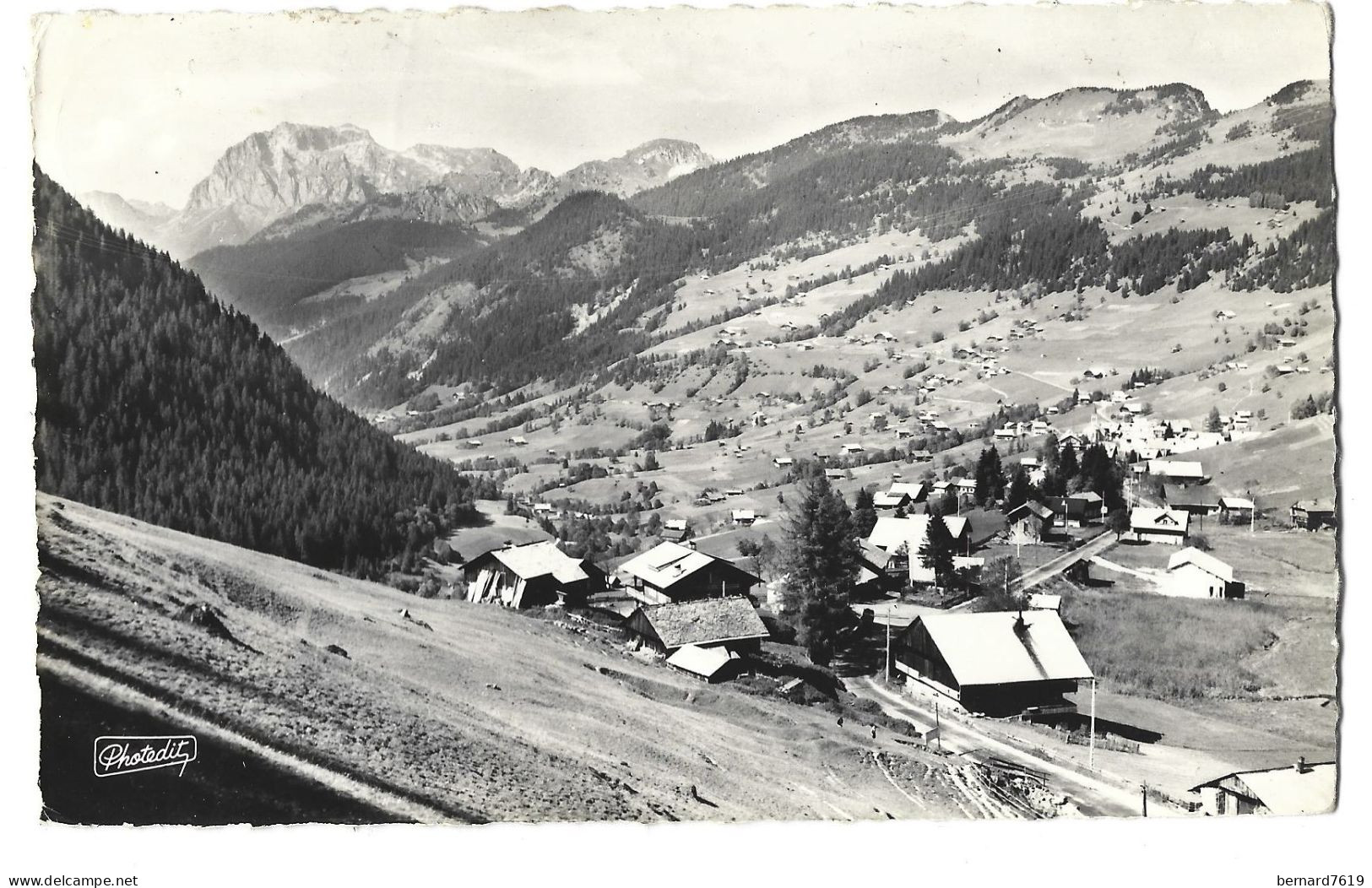 74 Chatel - Vue Generale Du Village  Et De Vonne  A L'horizon Les Cornettes De Bise - Châtel