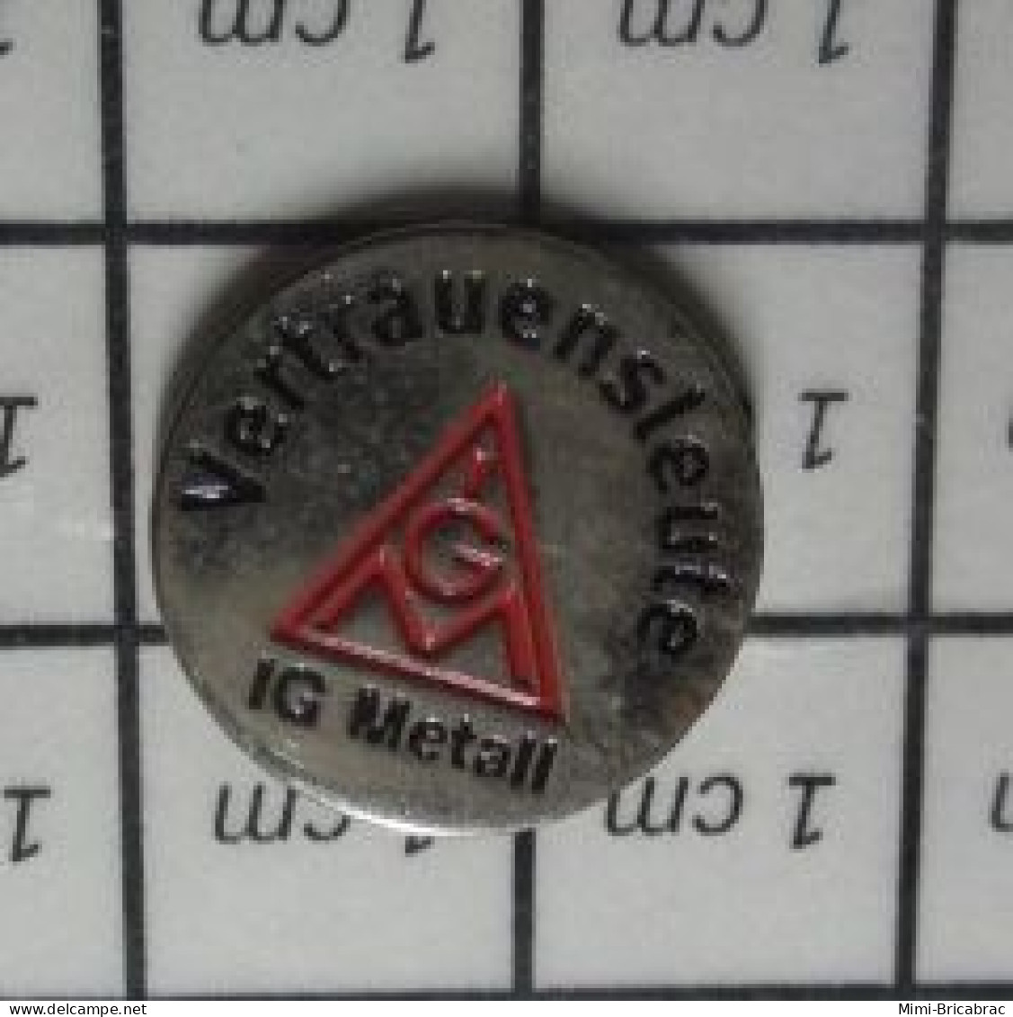 3022 Pin's Pins / Beau Et Rare / MARQUES / IGM IG METALL VERTRAUENSLEUTE - Trademarks