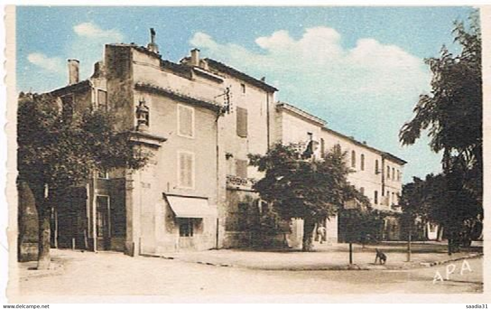 30   ARAMON   COURS VICTOR HUGO - Aramon