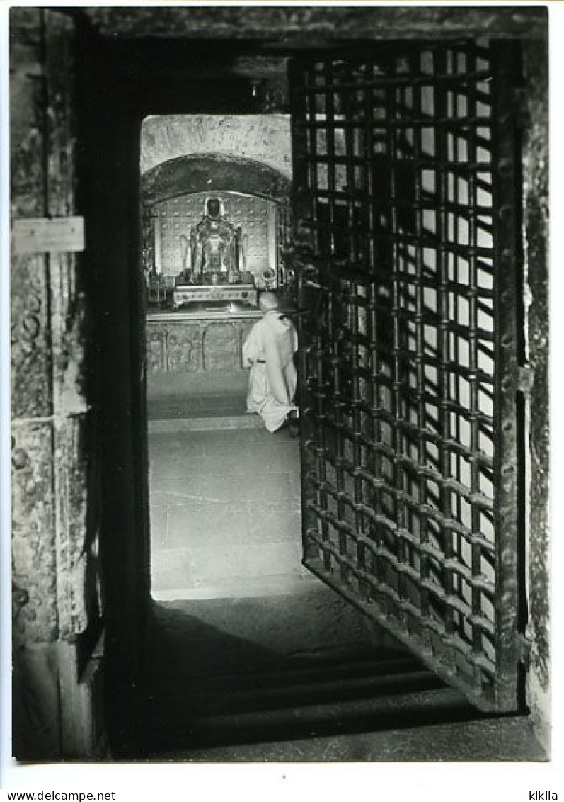 CPSM  10.5 X 15 Var  SAINT MAXIMIN-LA SAINTE BAUME Basilique De Sainte-Marie-Madeleine Reliquaire- Sarcophages* - Saint-Maximin-la-Sainte-Baume