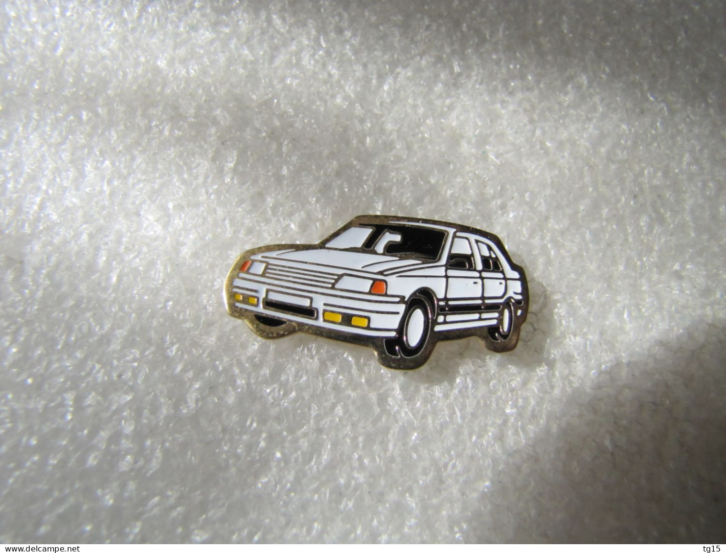 PIN'S    PEUGEOT  309 - Peugeot