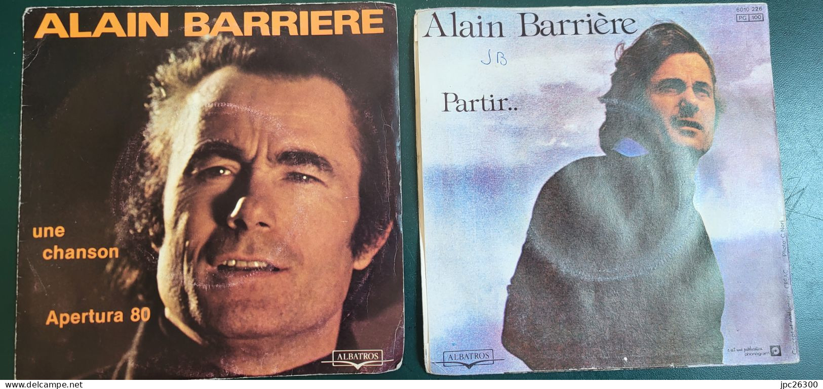 Lot De Deux Disques Vinyl D'Alain Barrière - Classical