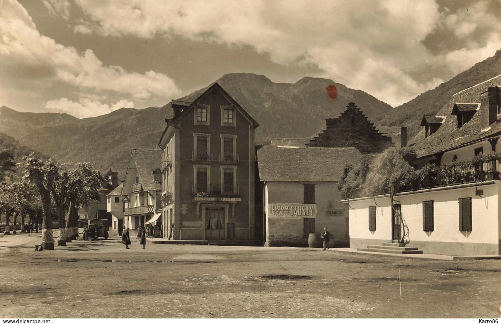 Bosost , Lerida Cataluna * Plaza * Valle De Aran Espana - Lérida