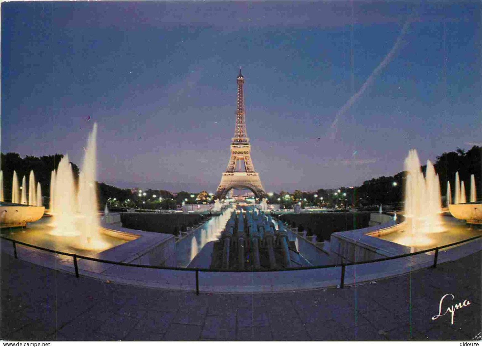 75 - Paris - Tour Eiffel - Jardins Et Jets D'eau Du Trocadéro - Vue De Nuit - CPM - Voir Scans Recto-Verso - Tour Eiffel