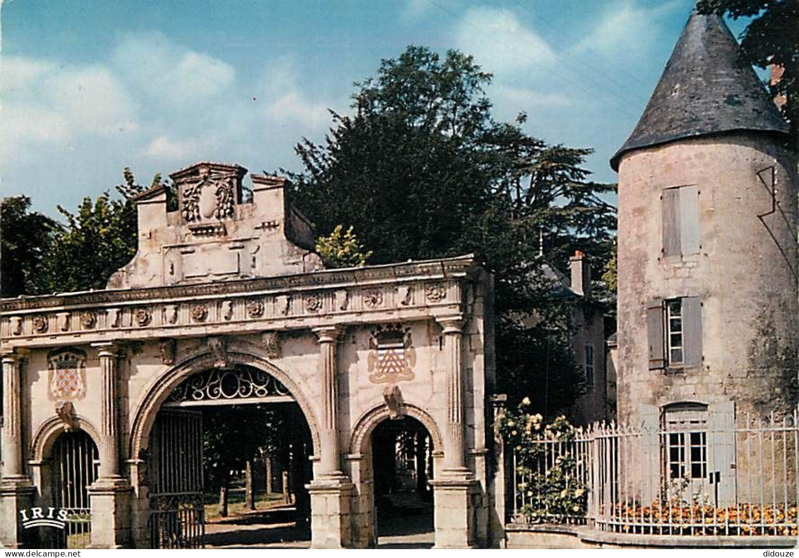 17 - Surgères - Porte Renaissance Et Tour Du XIIe Siècle - Flamme Postale De Chatelaillon - CPM - Voir Scans Recto-Verso - Surgères