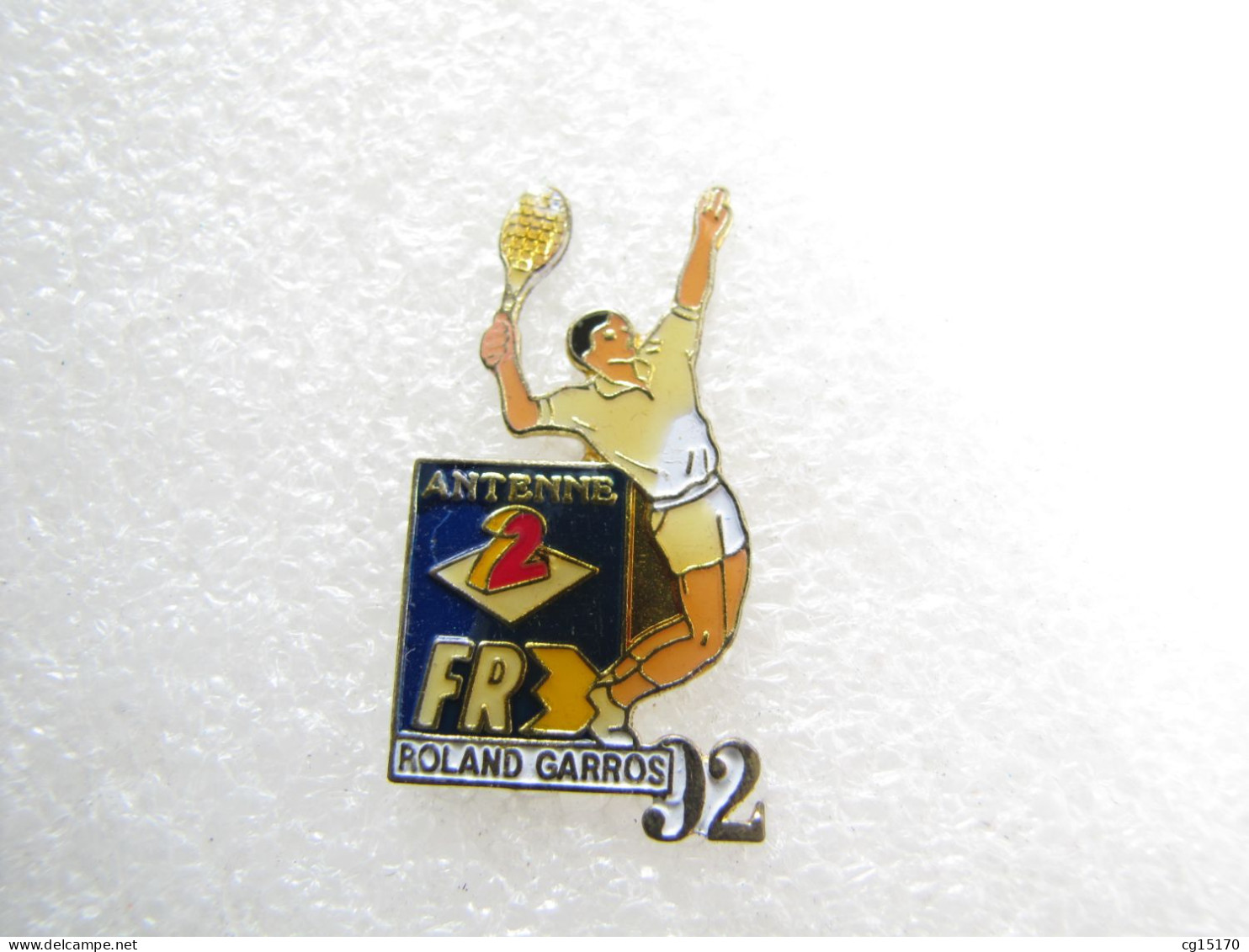 PIN'S   ROLAND GARROS 92   ANTENNE 2  FR3 - Tennis