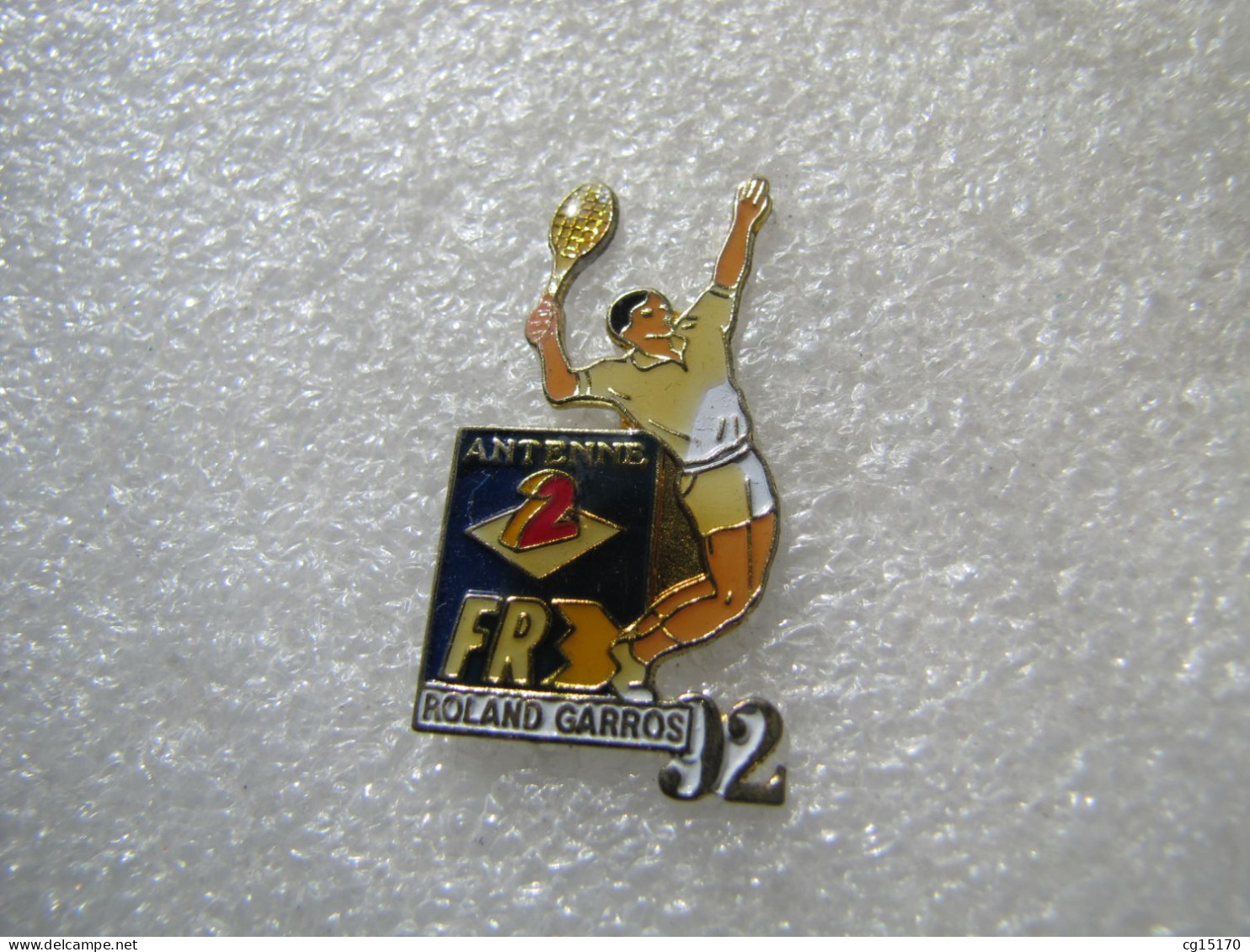 PIN'S   ROLAND GARROS 92   ANTENNE 2  FR3 - Tennis