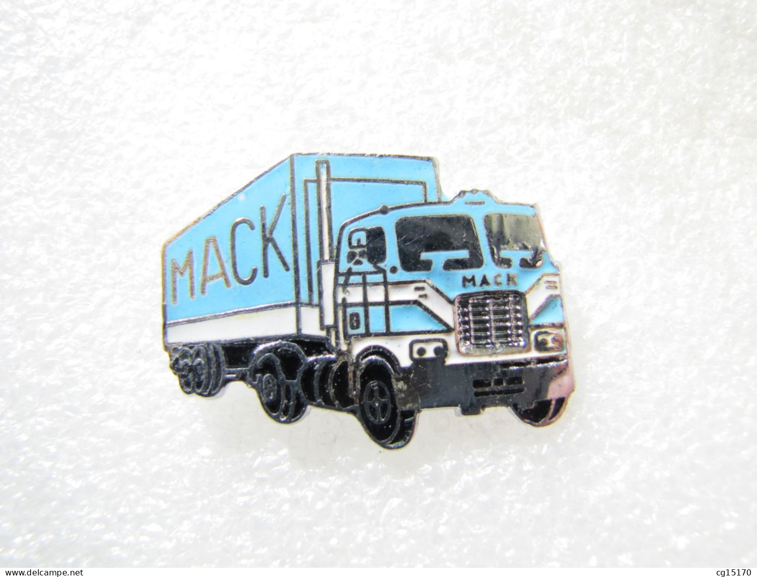 PIN'S   CAMION  MACK   Email Grand Feu - Transportes