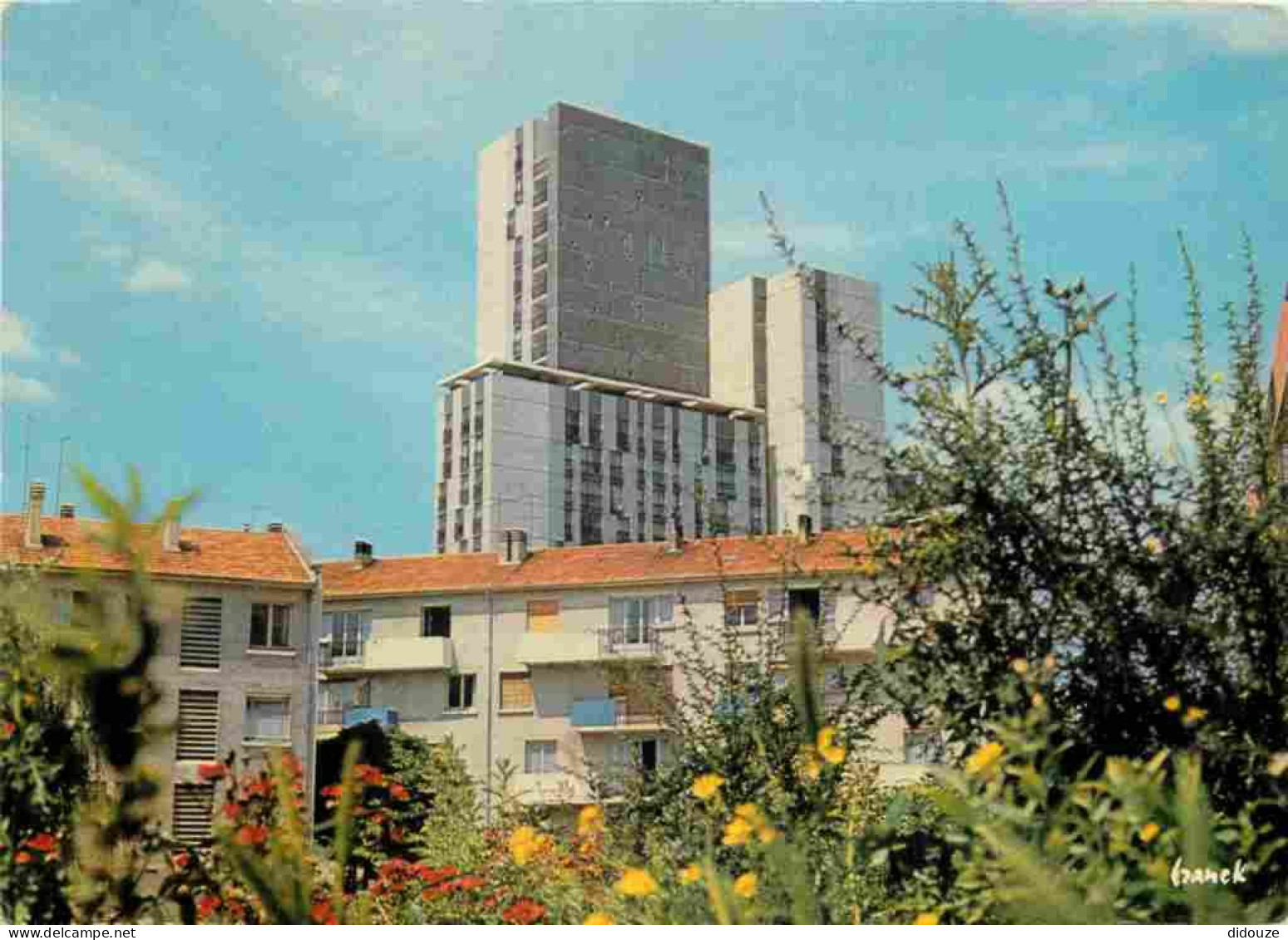 91 - Vigneux - Les Tours Des Nouvelles Résidences - Immeubles - CPM - Voir Scans Recto-Verso - Vigneux Sur Seine