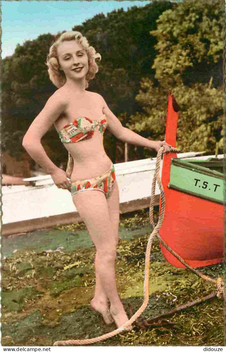 Thèmes - Pin-ups - Femme En Maillot De Bain - Baigneuse - Mention Photographie Véritable - Carte Dentelée - CPSM Format  - Pin-Ups