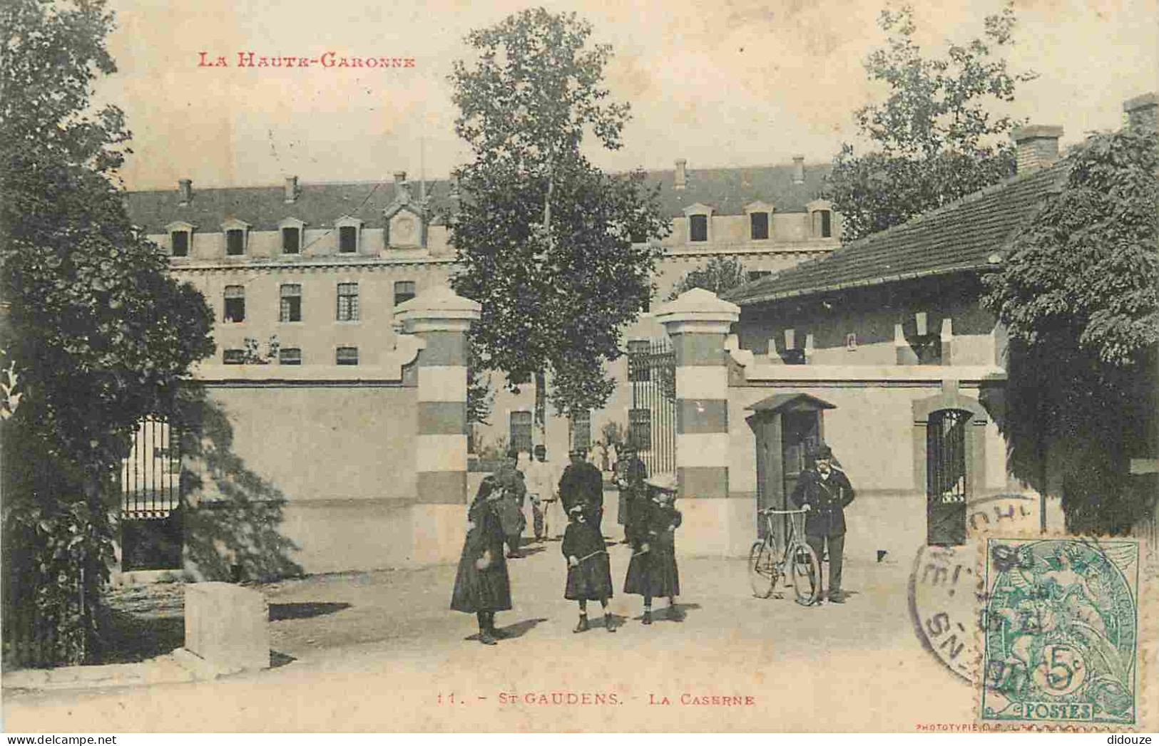 31 - Saint Gaudens - La Caserne - Animée - CPA - Oblitération Ronde De 1906 - Voir Scans Recto-Verso - Saint Gaudens