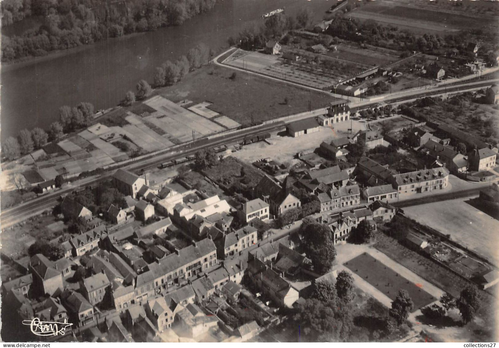 78-BONNIERES- VUE AERIENNE L'EGLISE ET LA GARE - Bonnieres Sur Seine