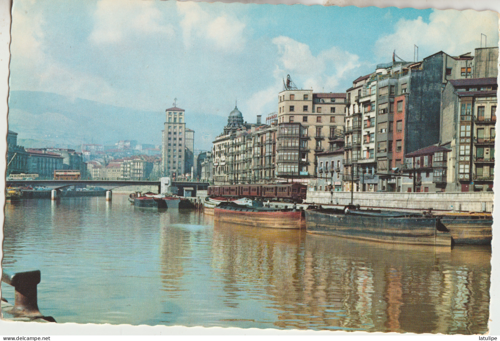 Bilbao     Muelle De Ripa_Ripa Whard_ Animée Peniches - Vizcaya (Bilbao)