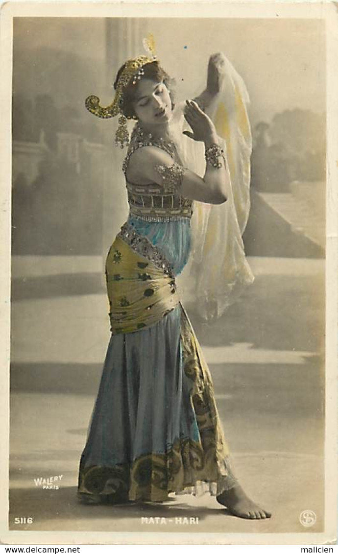 - Thèmes Div -ref-V V709- Artistes Femmes - Mata Hari - Danse Orientale  - Danseuse - - Artisti
