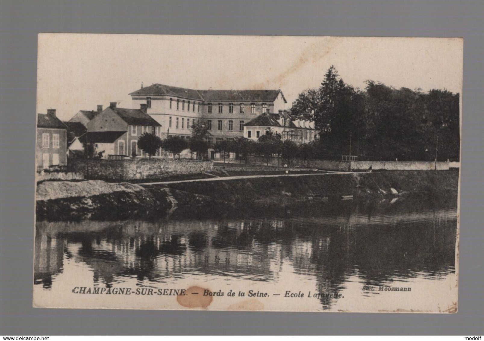 CPA - 77 - Champagne-sur-Seine - Bords De La Seine - Ecole Lafayette - Circulée En 1933 - Champagne Sur Seine