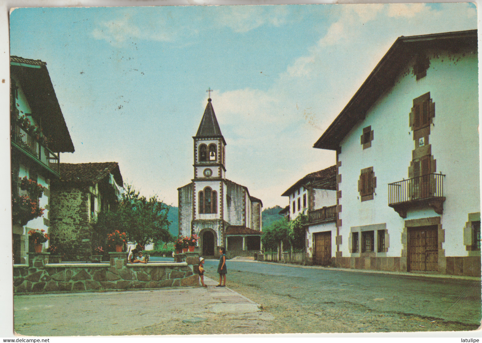 Mugaire   Navarre Vista Partial  Y Parroquia  Rue Animée - Navarra (Pamplona)