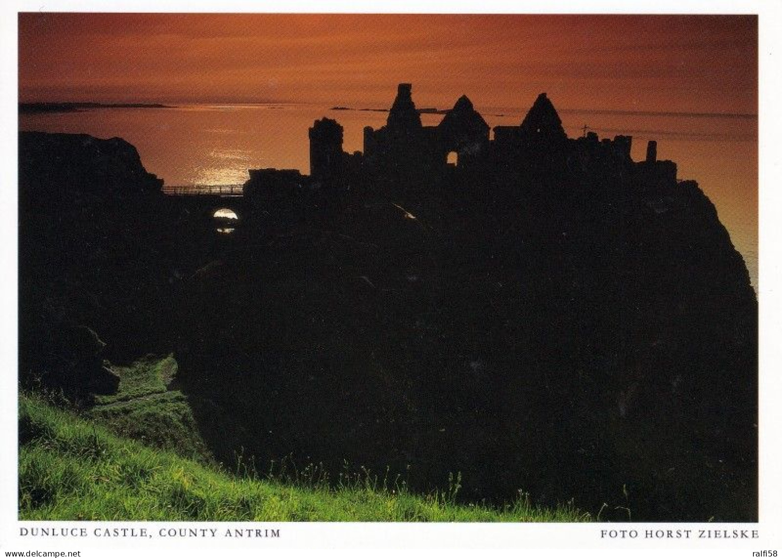 1 AK Northern Ireland / Nordirland * Dunluce Castle - Eine Der Größten Ruinen Einer Mittelalterlichen Burg In Irland * - Antrim