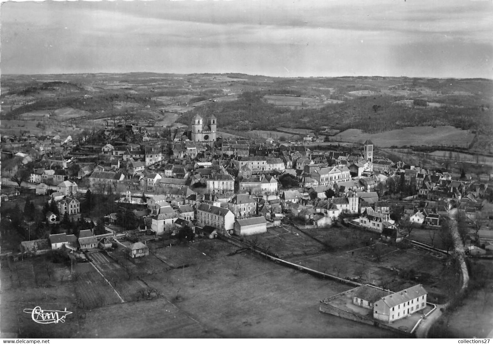 46-GOURDON- VUE GENERALE AERIENNE - Gourdon