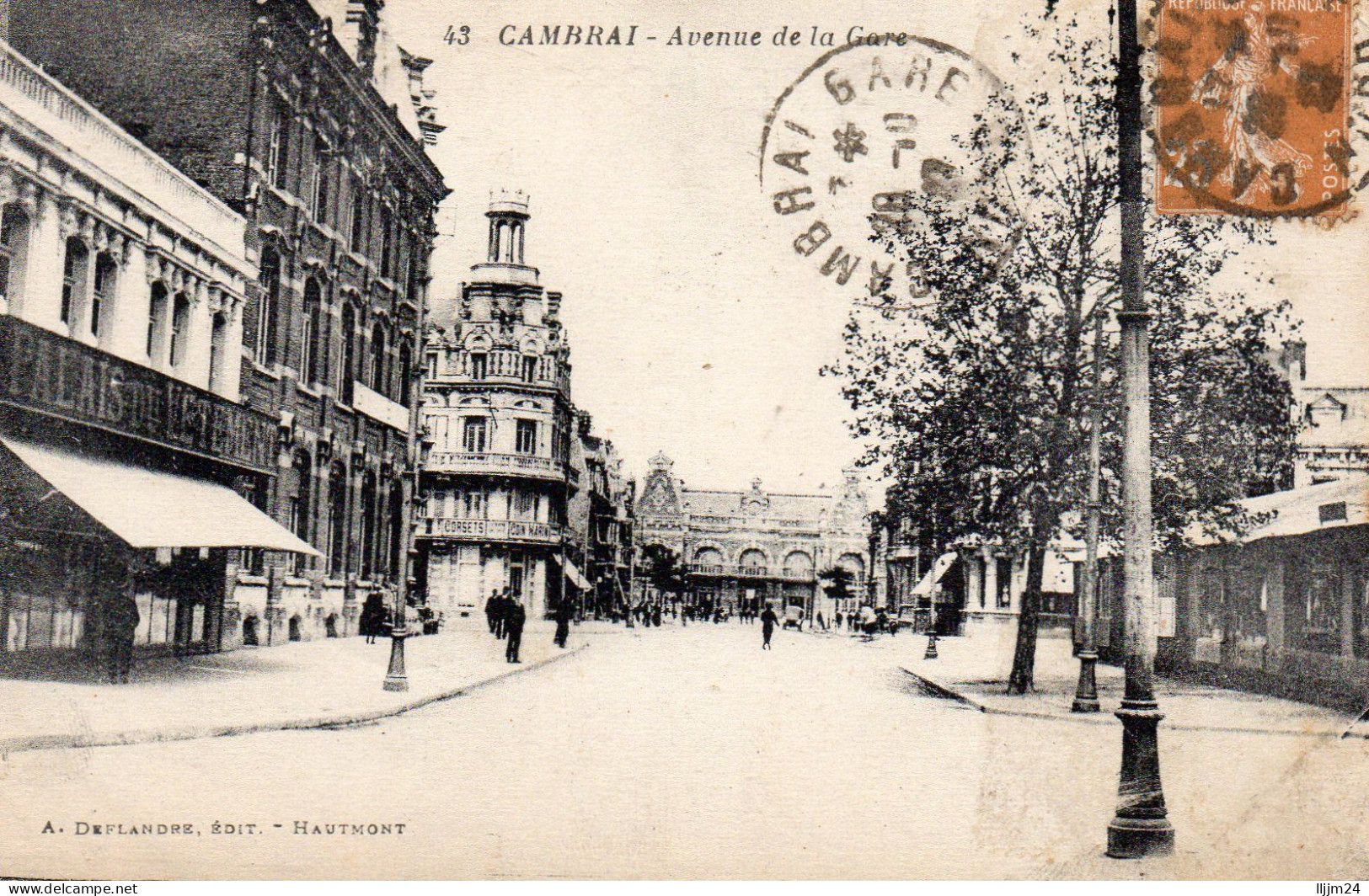 - Avenue De La Gare - (C09) - Cambrai