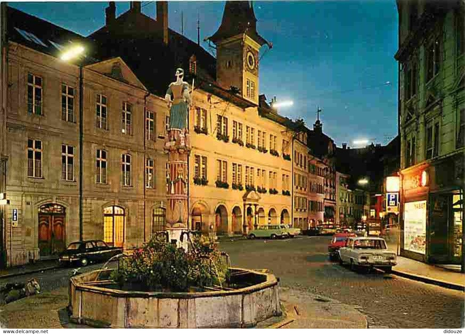 Automobiles - Suisse - Lausanne - Fontaine De La Justice Et L'Hotel De Ville Le Soir - Carte Neuve - CPM - Voir Scans Re - PKW