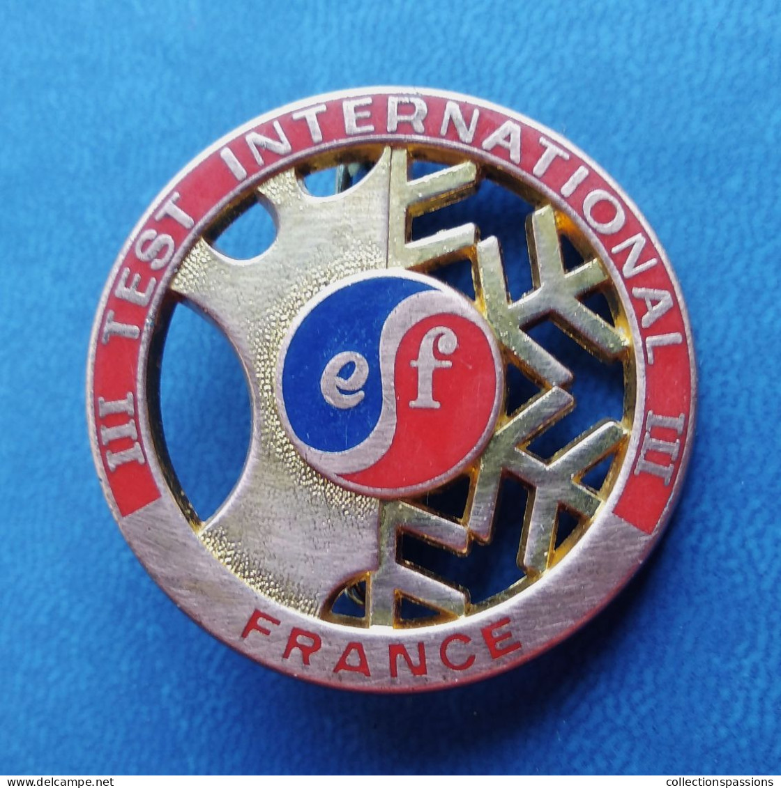 - Broche. Insigne. Sports D'hiver. Ski. III TEST INTERNATIONAL III - - Sports D'hiver