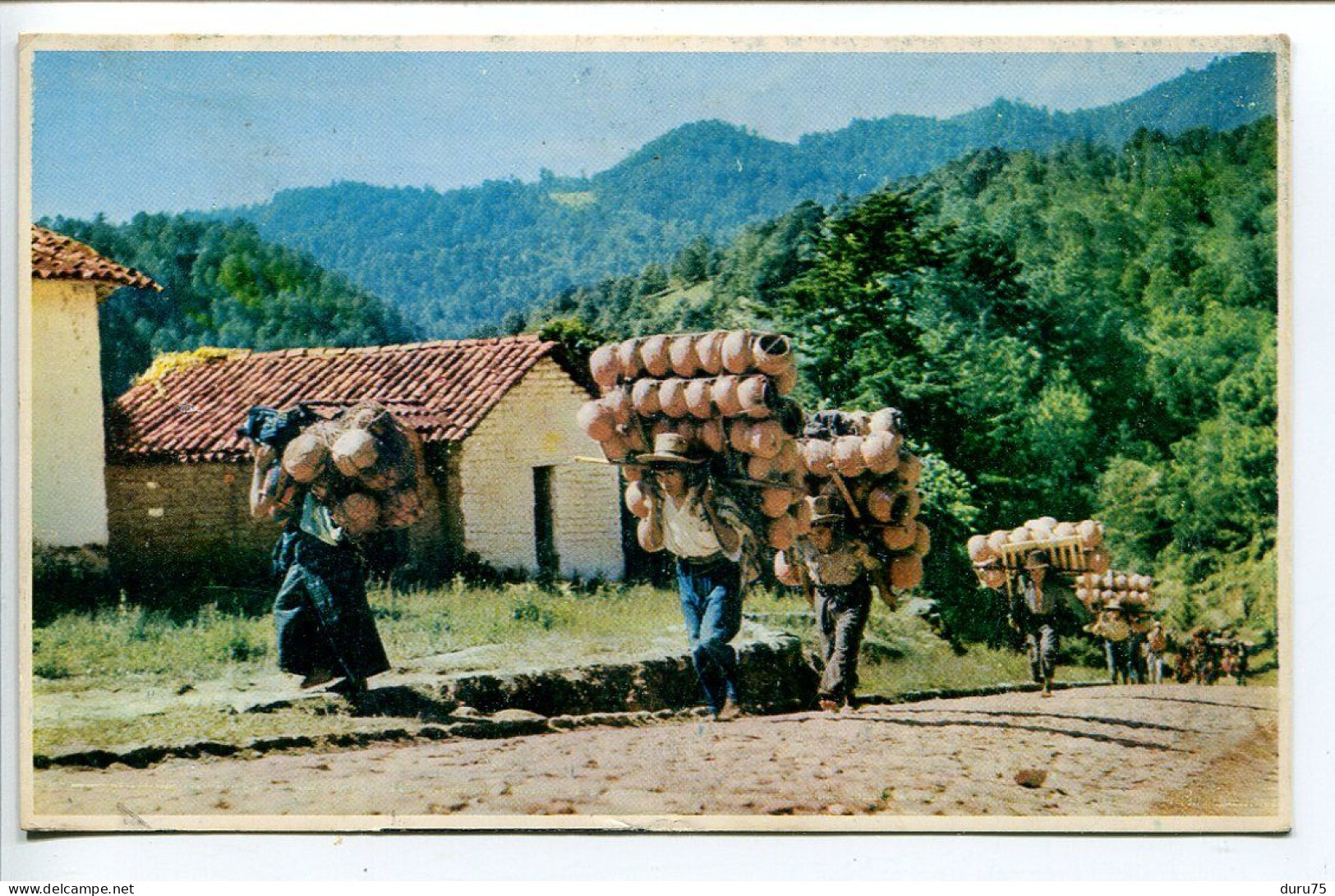 GUATEMALA CP Couleur Non écrite * Indigenas De Chichicastenango Yendo A El Mercado * Native Indians Going The Market - Guatemala