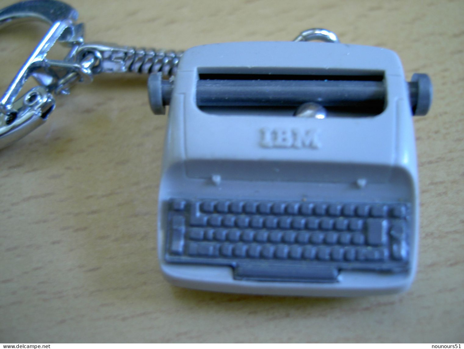 Année 60  Porte Clés Plastique   Ibm électrique - Key-rings