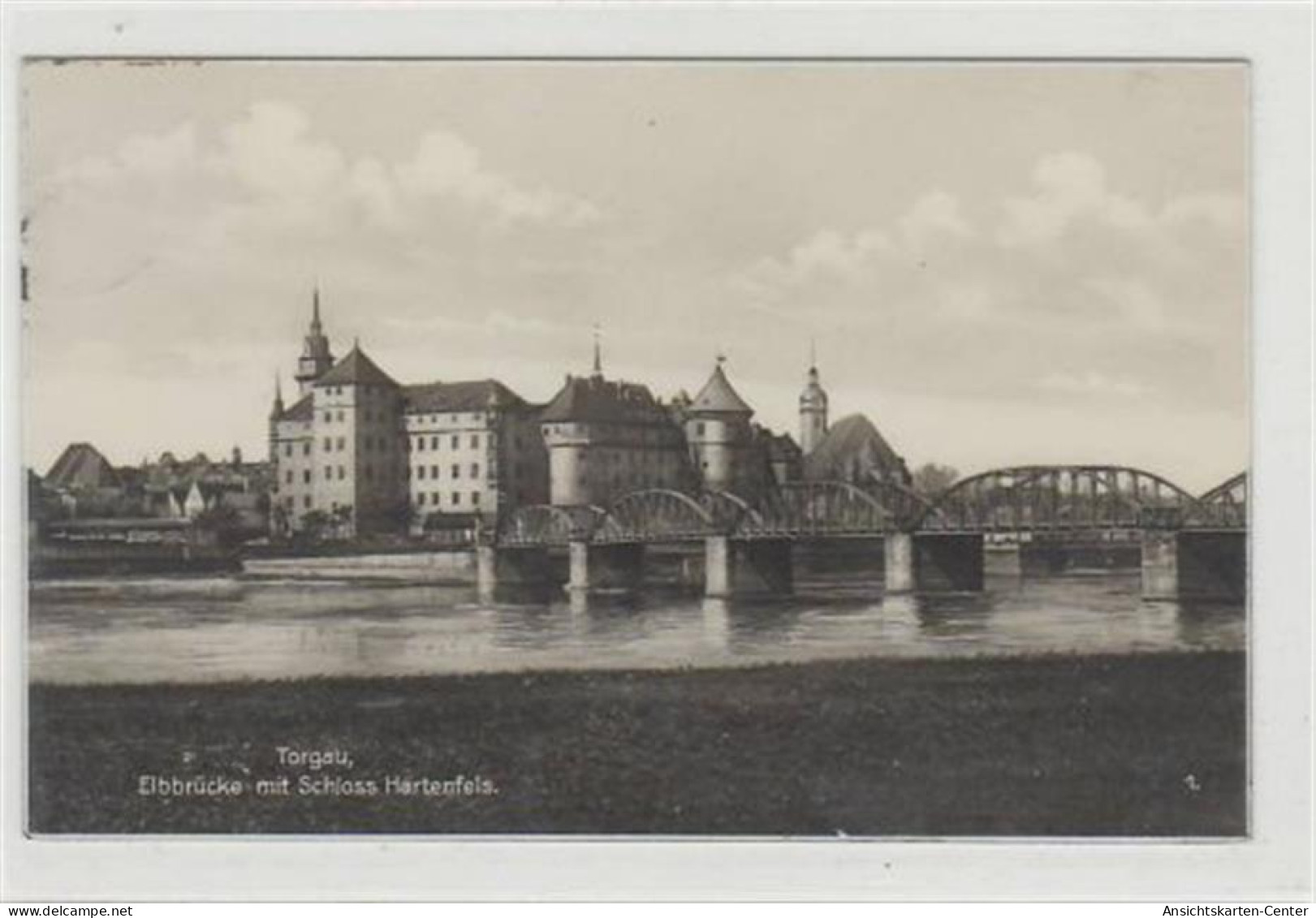 39020702 - Torgau Mit Elbbruecke Und Schloss Hartenfels Gelaufen Von 1932. Gute Erhaltung. - Torgau