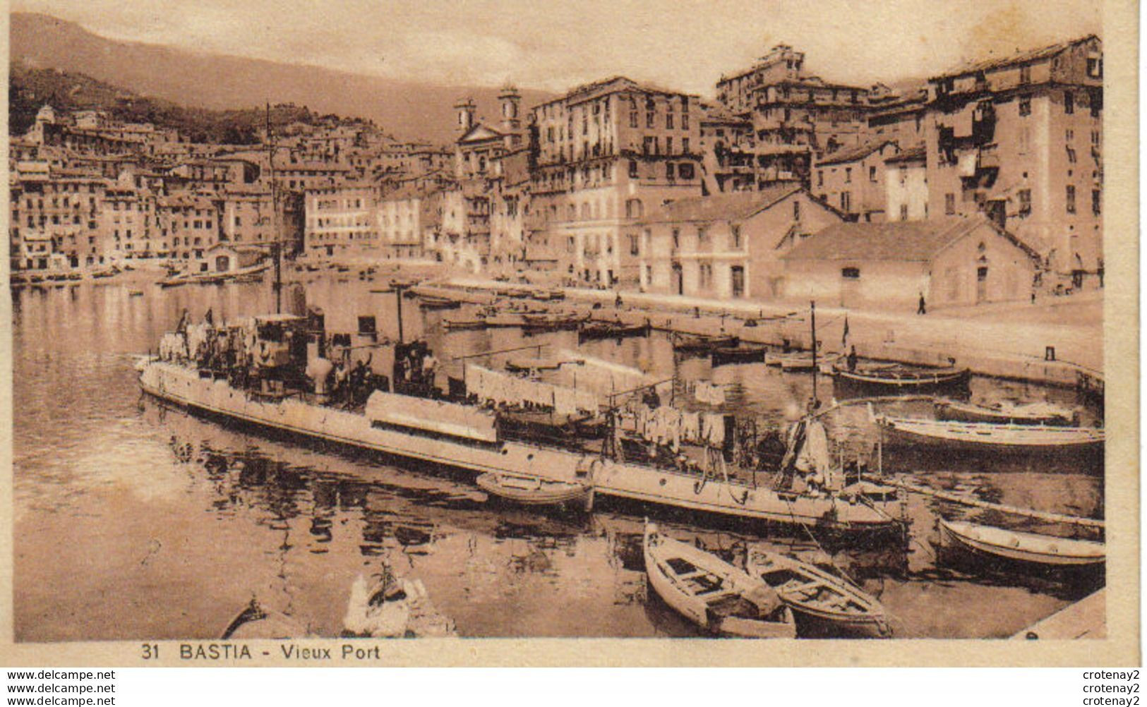 Haute Corse BASTIA N°31 Vieux Port Bateaux Barques Linge Qui Sèche Sur Le Bateau VOIR DOS - Bastia