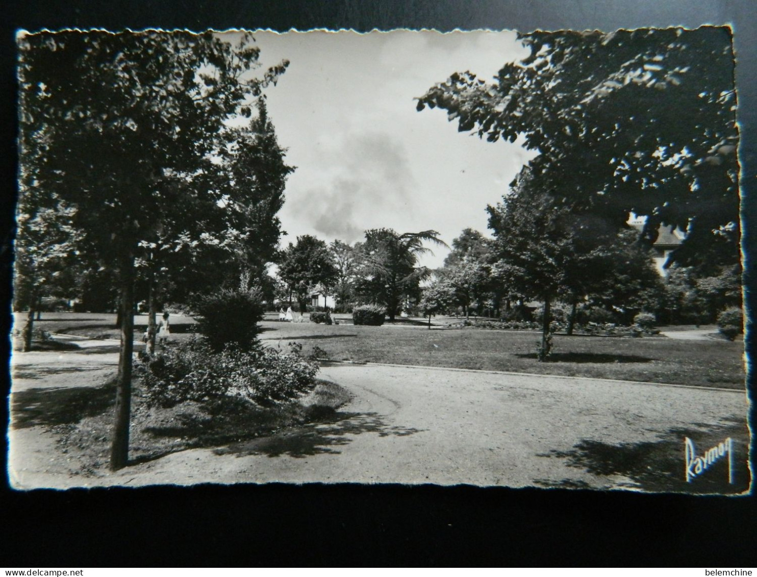 GENNEVILLIERS                     LE JARDIN PUBLIC - Gennevilliers