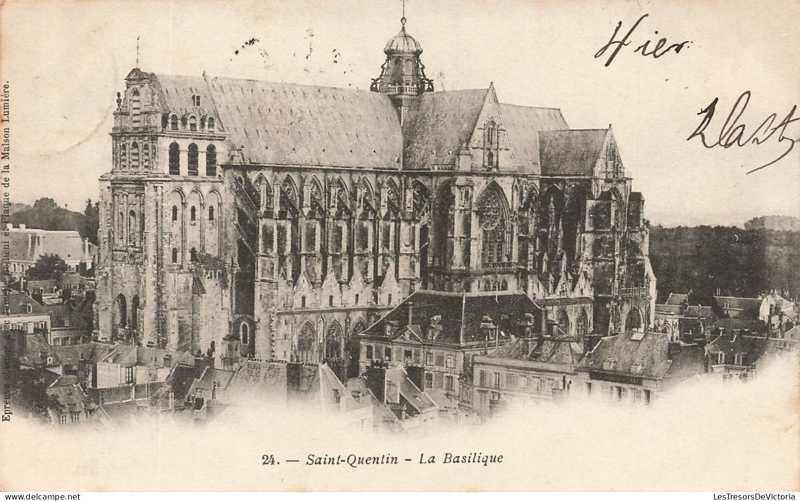 FRANCE - Saint Quentin - Vue  Sur La Basilique - Vue Générale - Face à L'entrée - De L'extérieur- Carte Postale Ancienne - Saint Quentin