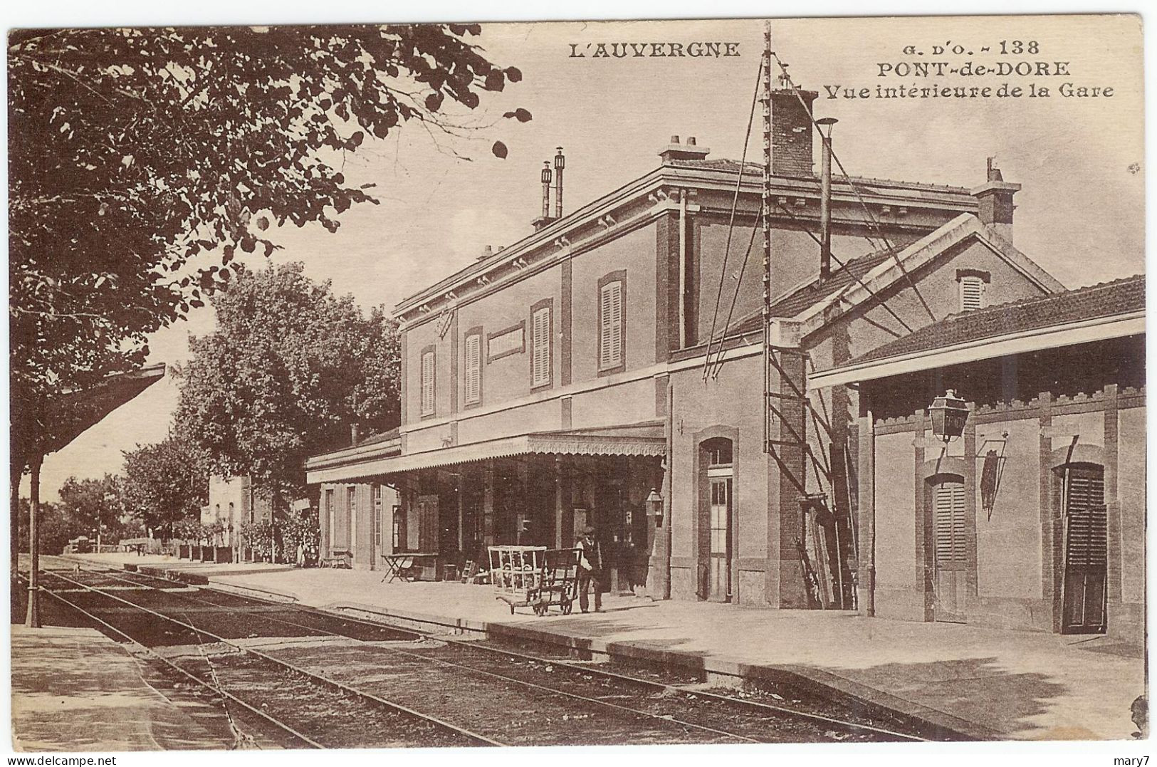 63  Pont De Dore Vue Intérieure De La Gare - Stations Without Trains