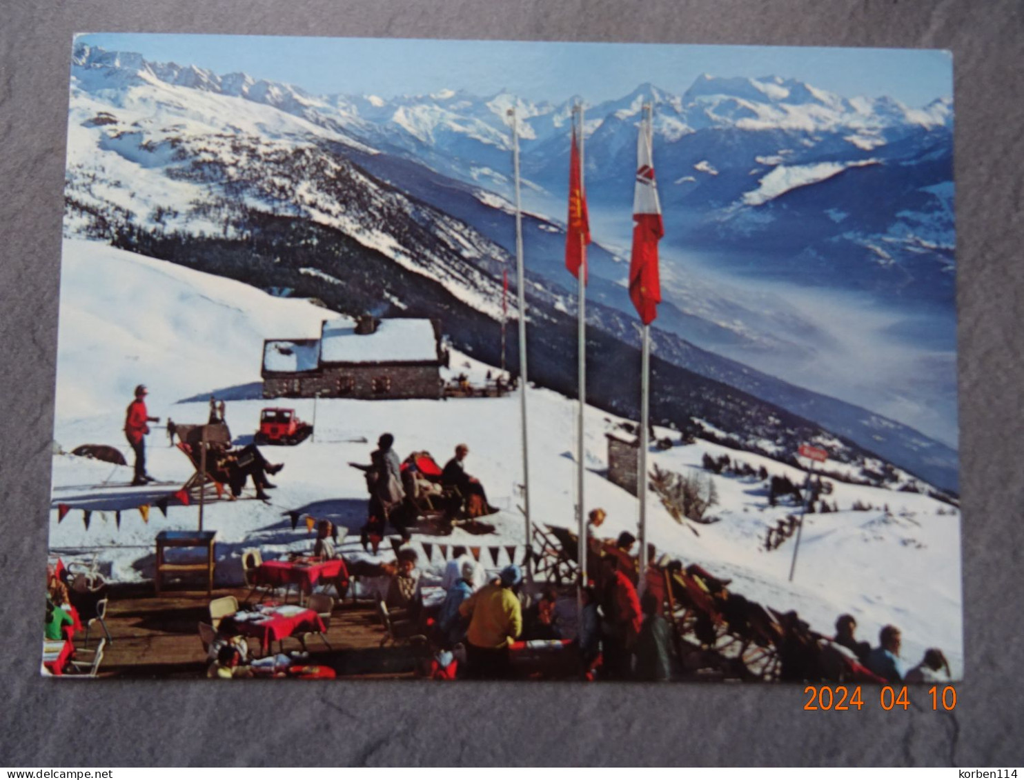 LA TERRASSE ET LA CABANE (   C.A.S.  )  DES VIOLETTES EN HIVER - Sierre