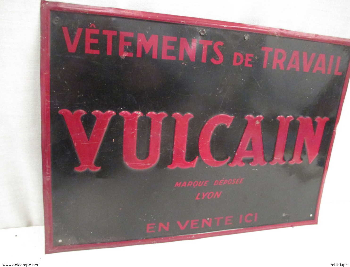 Plaque  En Tole Emboutie  - VULCAIN -  34 Cm Sur 25 Cm -   Pas  émaillée - - Arte Popolare