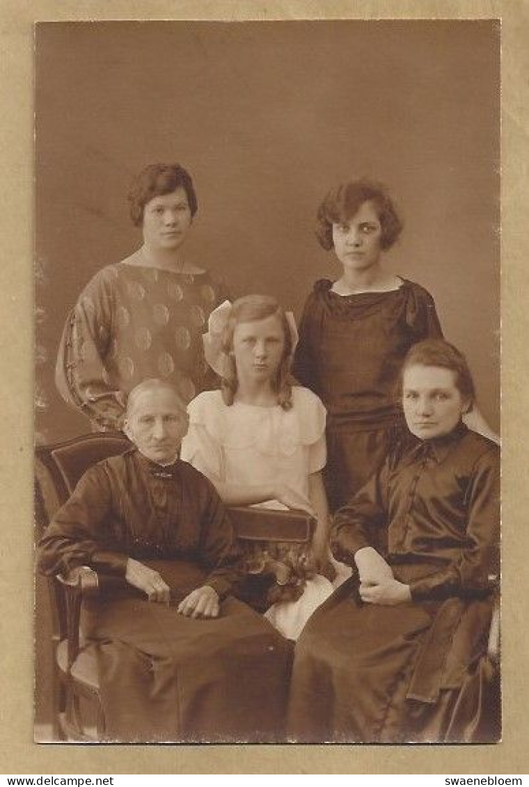 DK.- DANMARK. DENEMARKEN. VIER GENERATIES VROUWEN. FOTOGRAF EMIL CLAUSEN, KOBENHAVN B. KOPENHAGEN. ONGELOPEN - Sin Clasificación