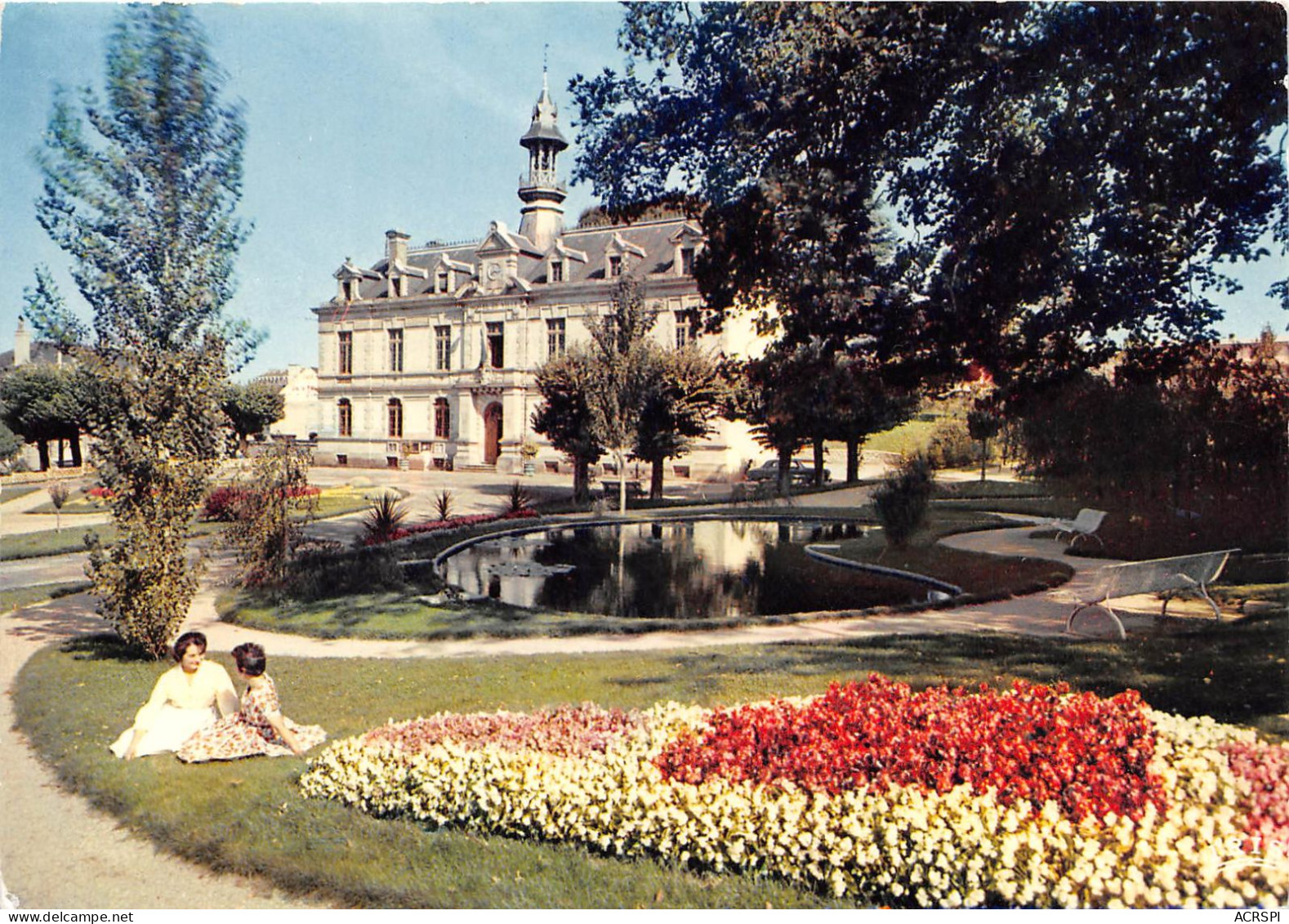SAINT YRIEIX Le Jardin Public Et L Hotel De Ville 1(scan Recto-verso) MA679 - Saint Yrieix La Perche