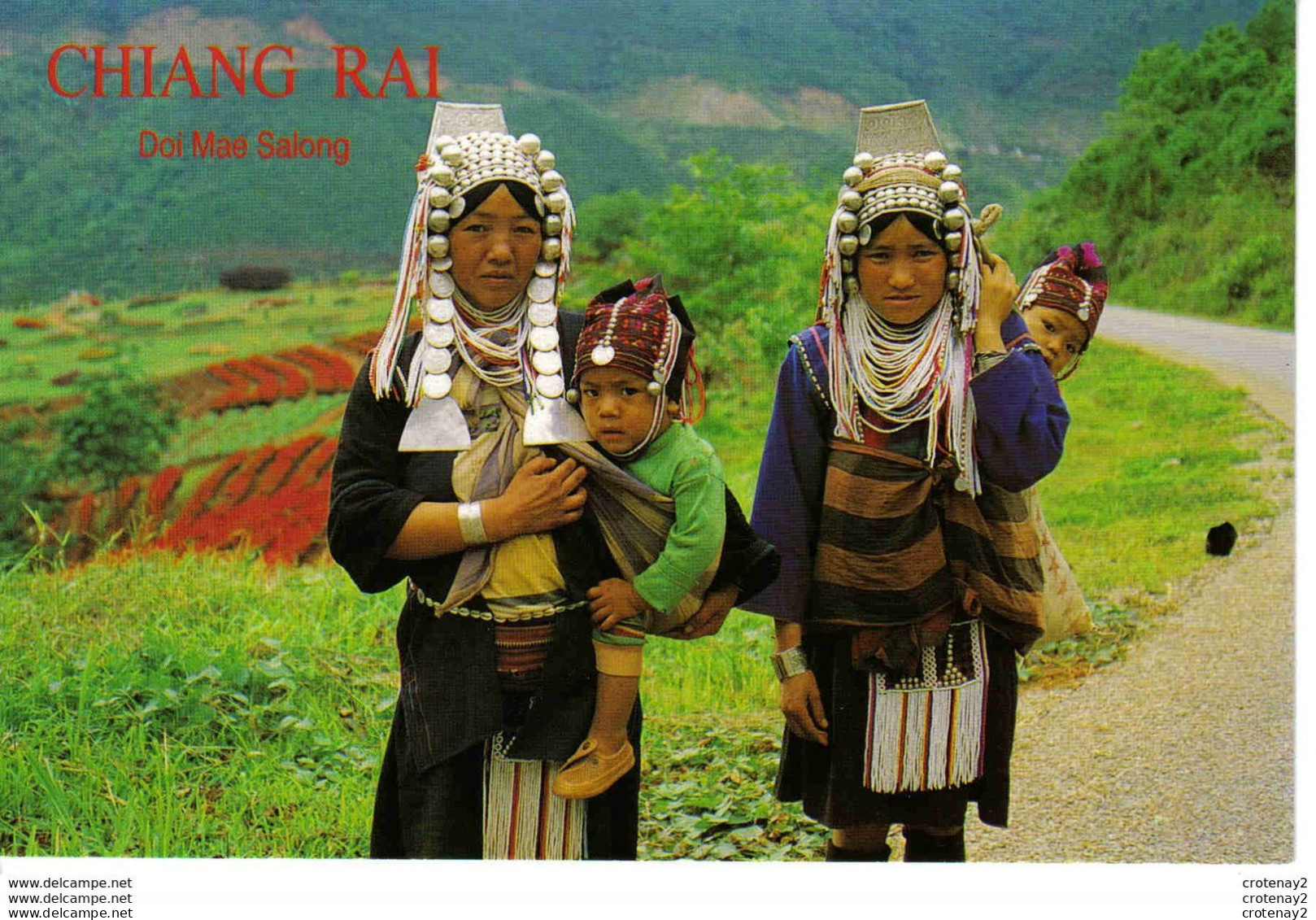 Chiang Rai Thailand Thaïlande Akha Hilltribe Children FEMMES Et ENFANTS Beaux Coctumes Doi Mae Salong VOIR DOS - Thaïland