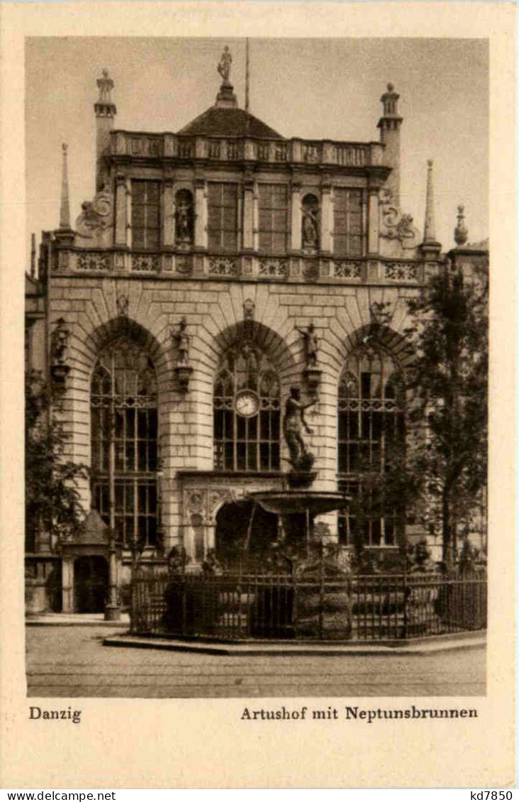 Danzig - Artushof Mit Neptunsbrunnen - Danzig