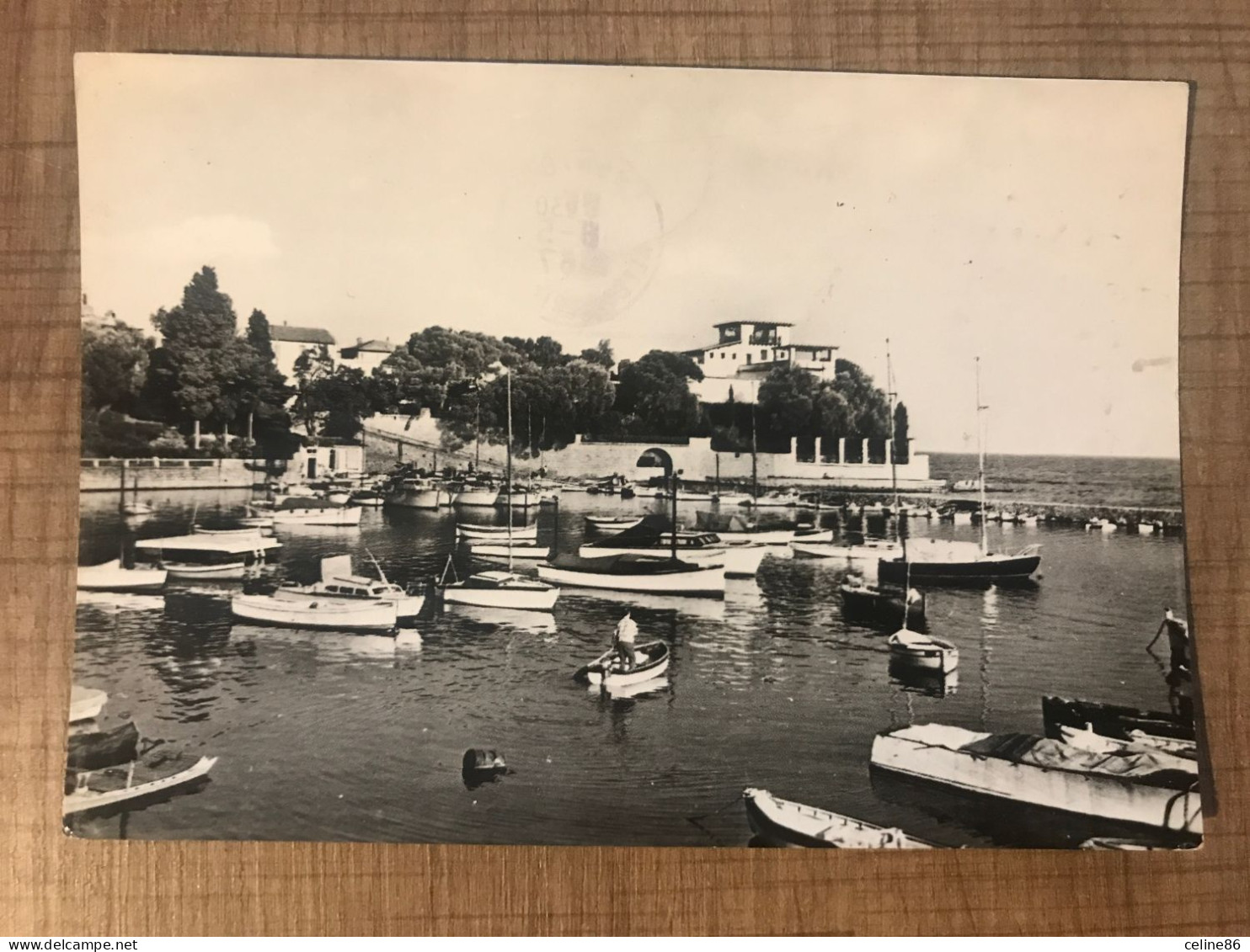 BEAULIEU SUR MER Le Port De Plaisance Au Fond La Villa Grecque - Beaulieu-sur-Mer