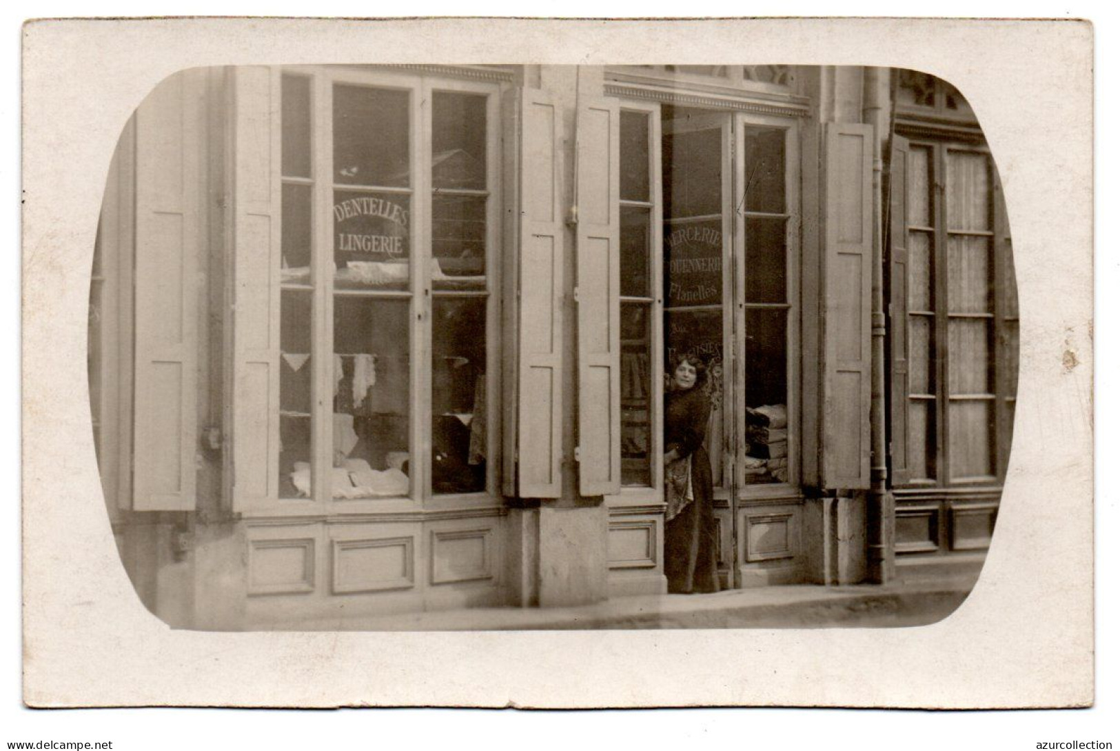 Devanture De Magasin De Dentelles Et Lingeries. Carte Photo Animée Non Située - Negozi