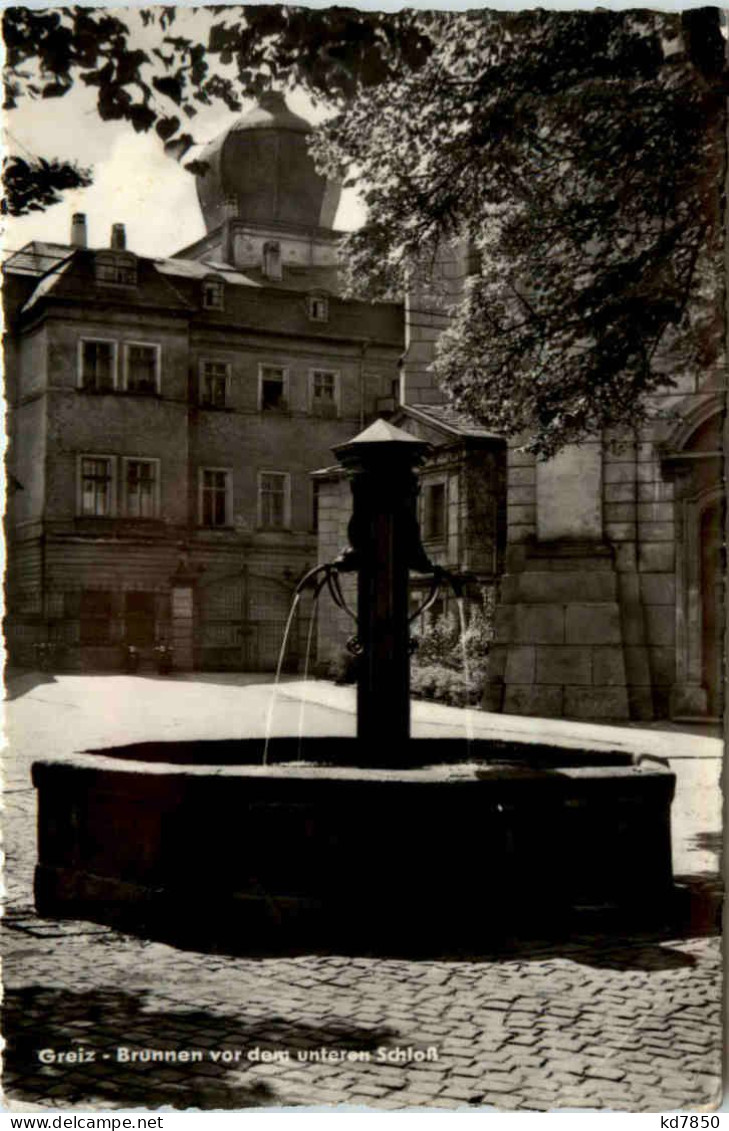 Greiz, Brunnen Vor Dem Unteren Schloss - Greiz