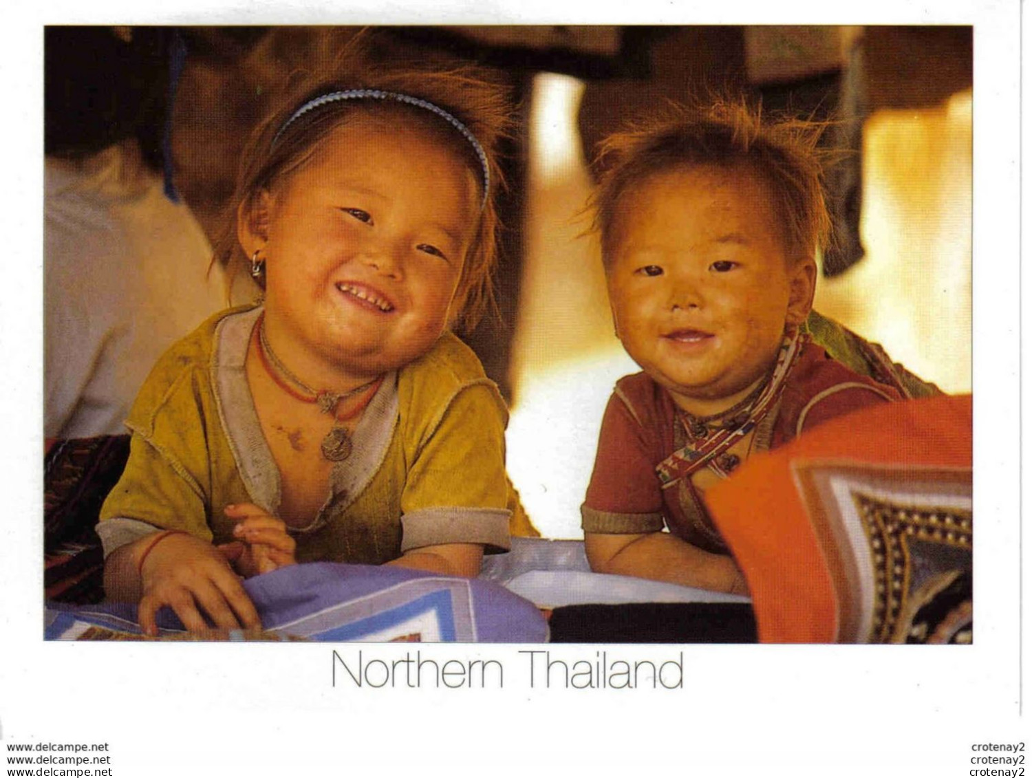 Northern Thailand Thailande Young Hilltribe Jeunes Enfants Gros Plan Photo Jatuporn Rutnin VOIR DOS - Tailandia
