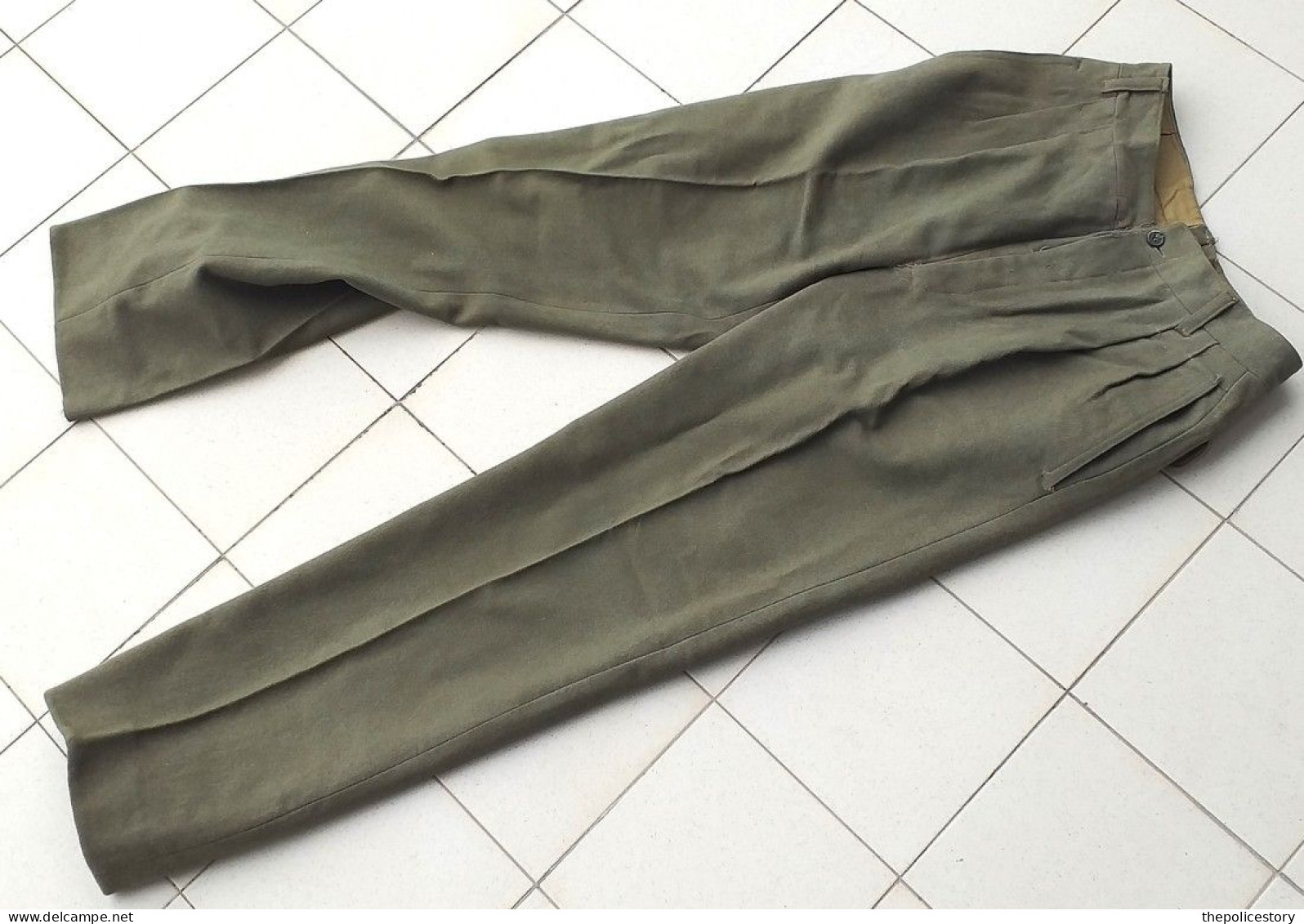 Giacca pantaloni camicia cravatta Caporale Trasmissioni Truppe Corazzate del 1957