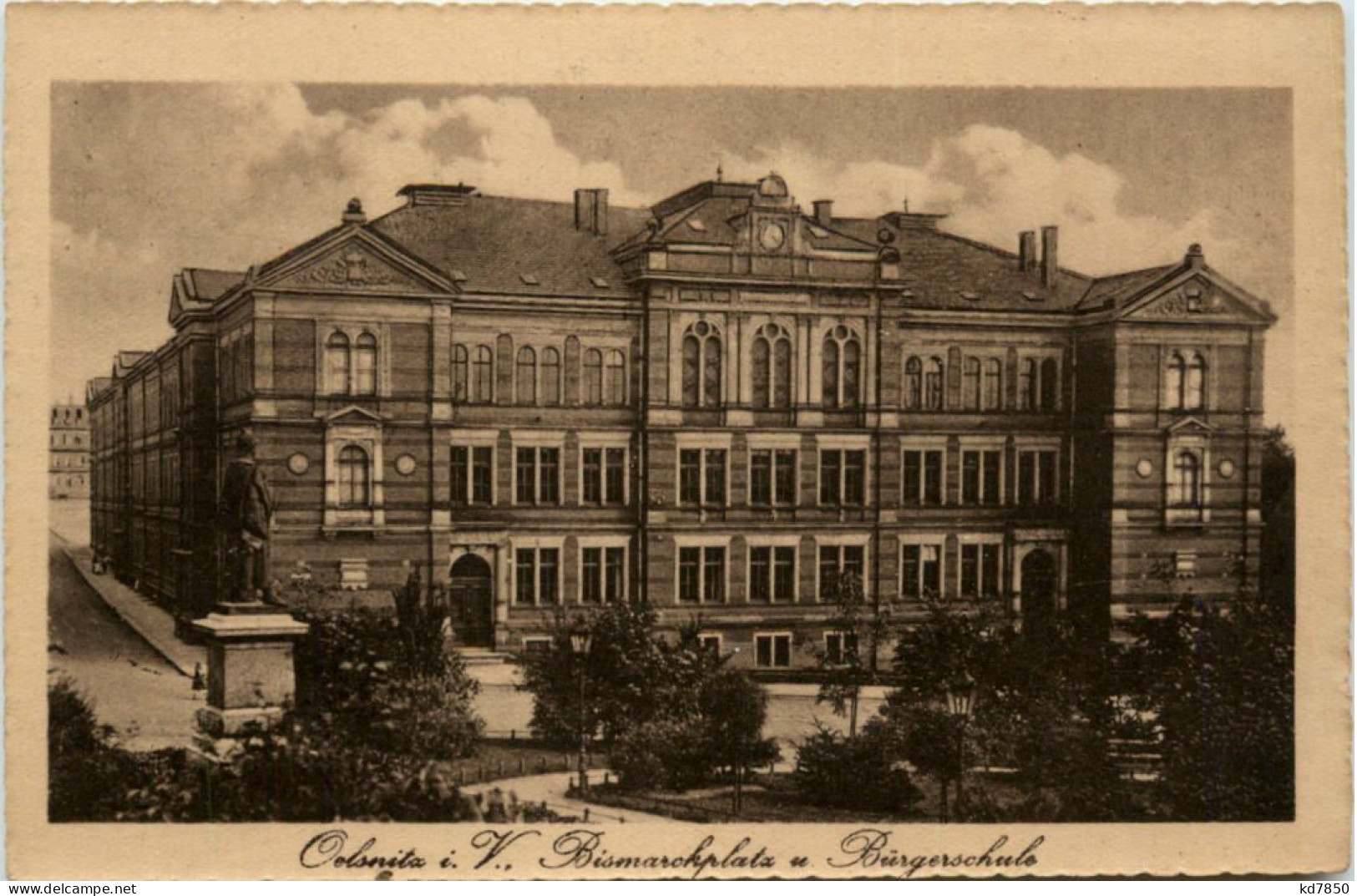 Oelsnitz I. V. , , Bismarckplatz Und Bürgerschule - Oelsnitz I. Vogtl.