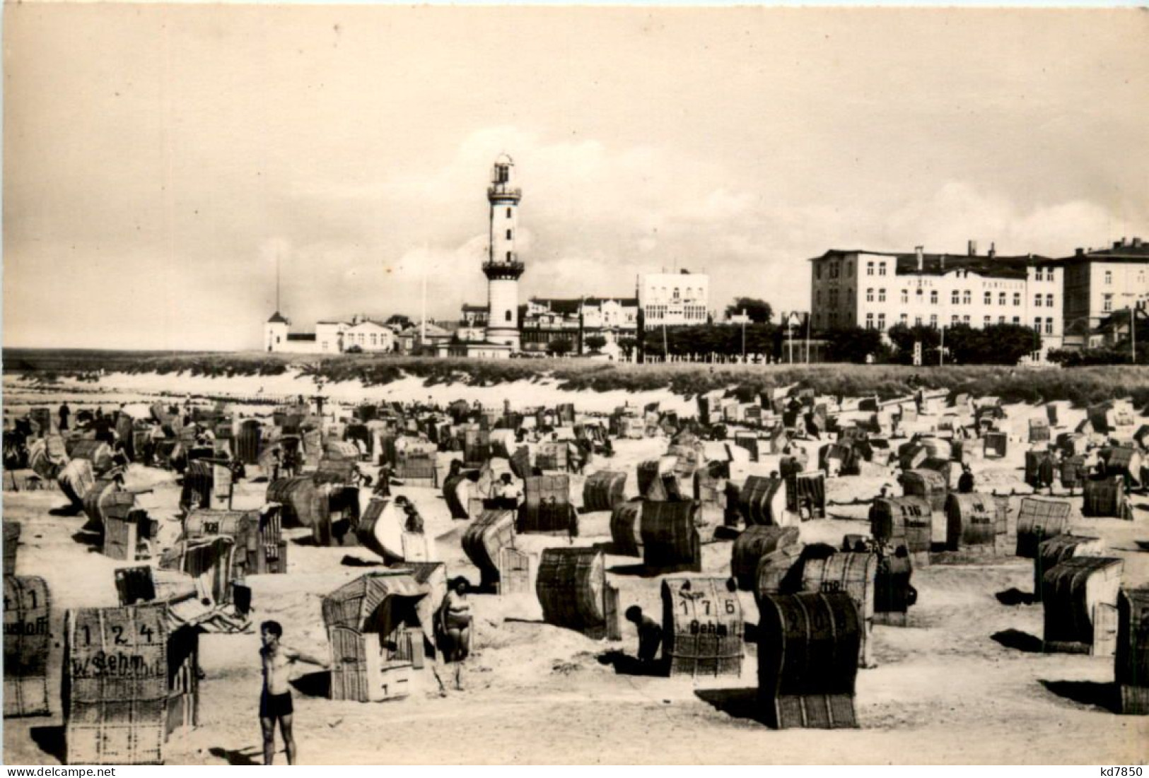 Warnemünde, Strand Und Leuchtturm - Rostock