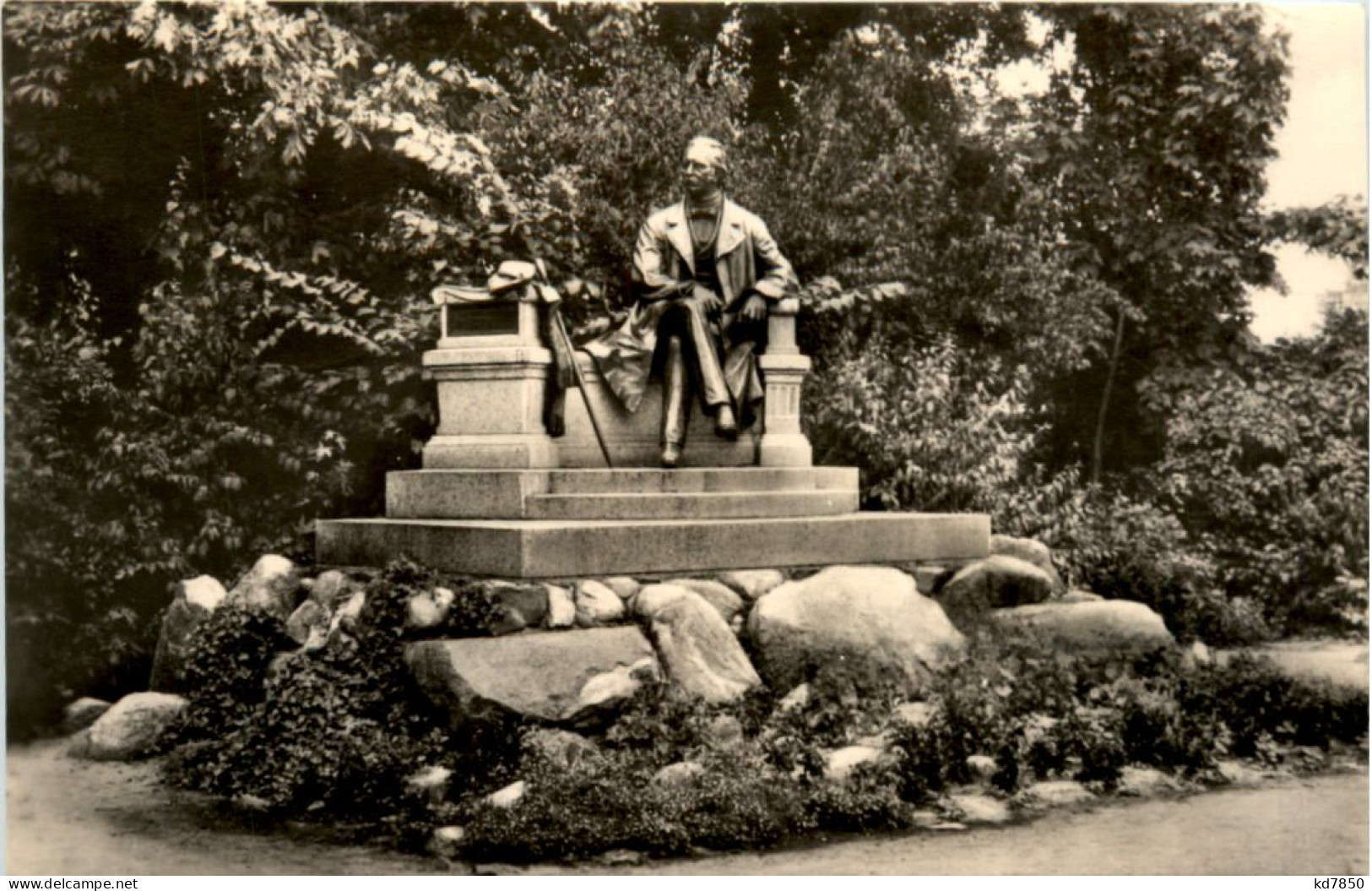 Neuruppin, Theodor-Fontane-Denkmal - Neuruppin